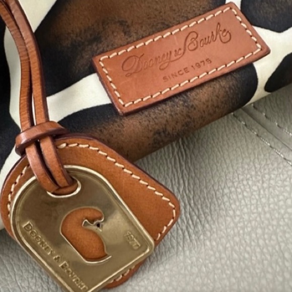 Rare Vintage Dooney & Bourke giraffe print satchel! EUC - Picture 15 of 15